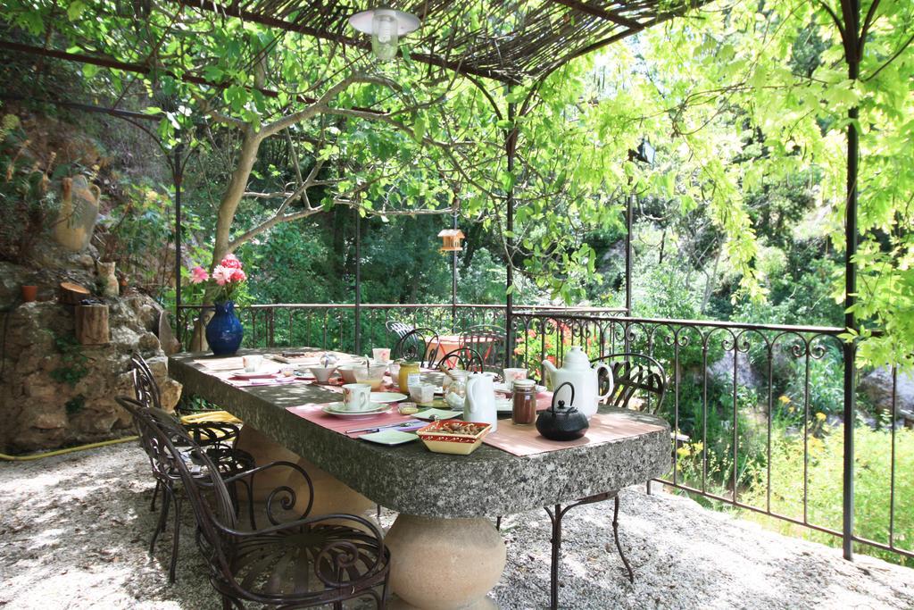 Bed and Breakfast Le Moulin En Provence Saint-Antonin-sur-Bayon Exterior foto